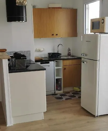 Chez Brigitte, Apartment